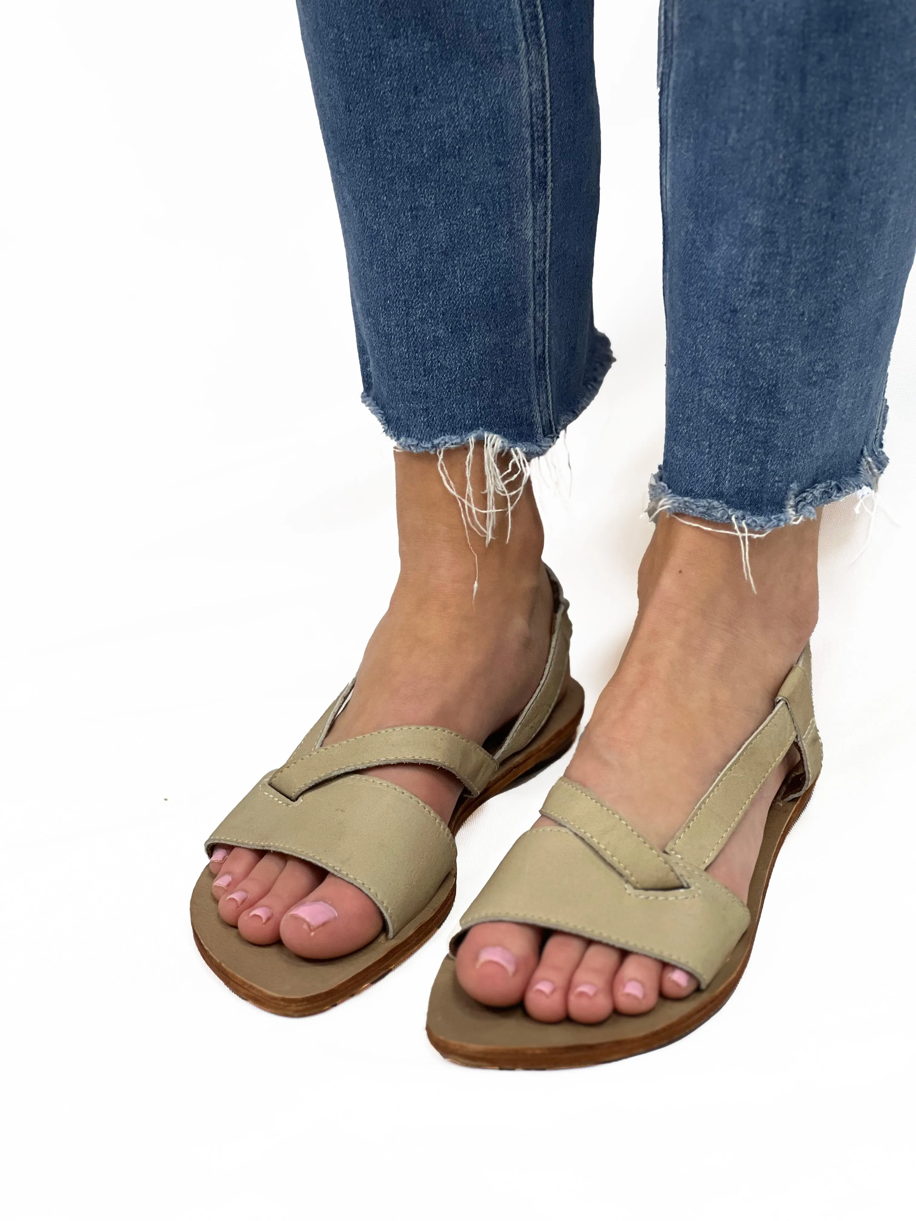 CLOE in Beige