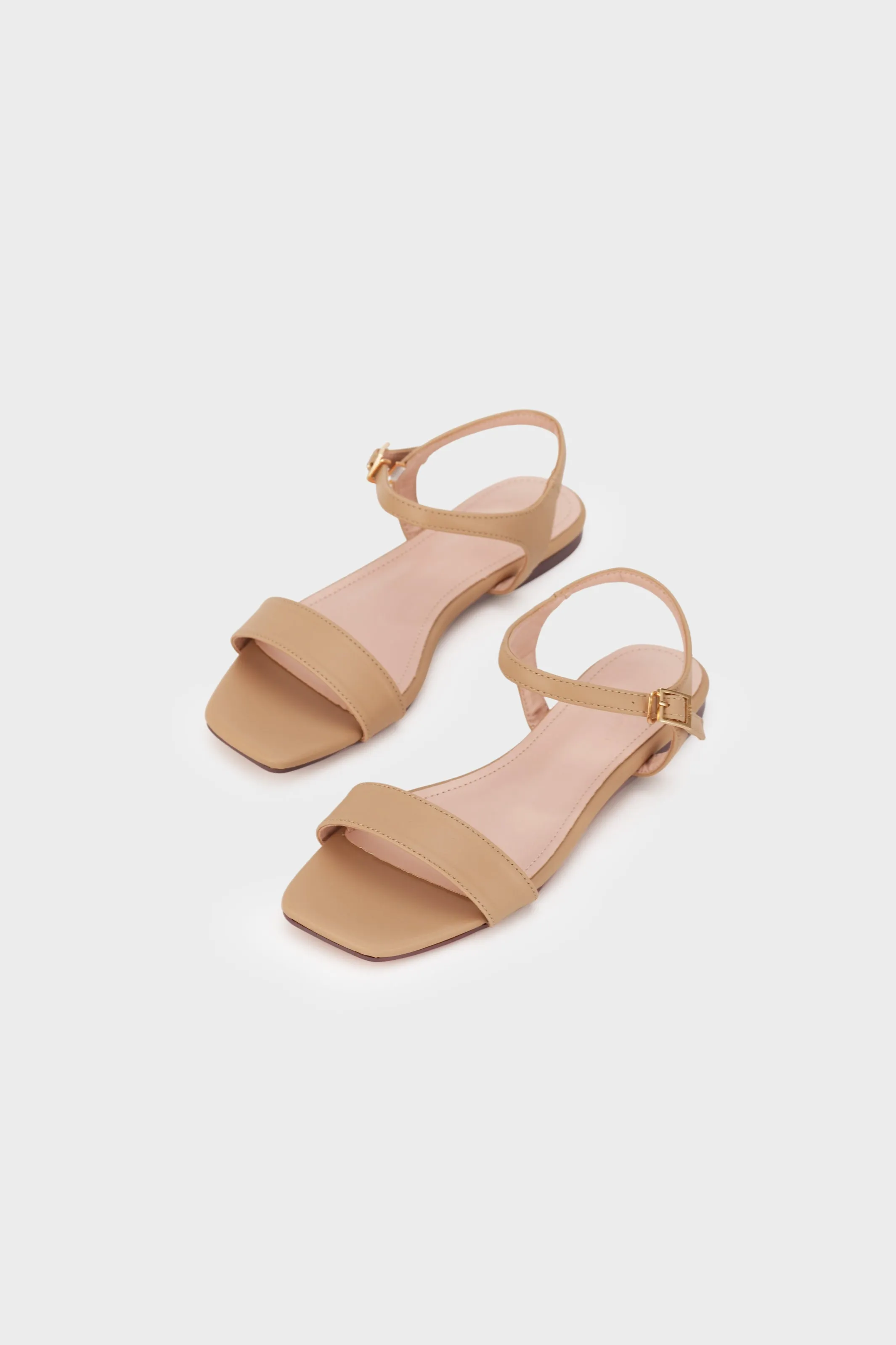 FLAT SANDAL