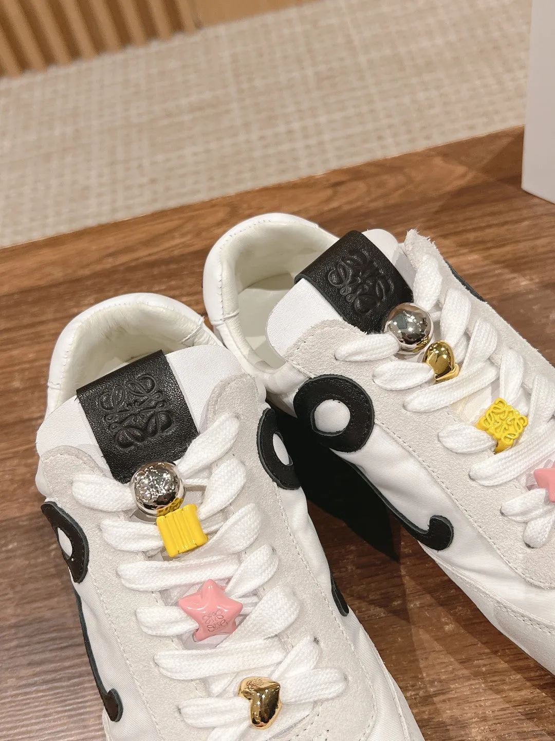 LE Big head sports shoes