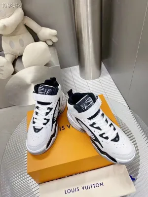 LOUIS VUITTON || Calfskin Mens LV Trainer 2 Sneaker White