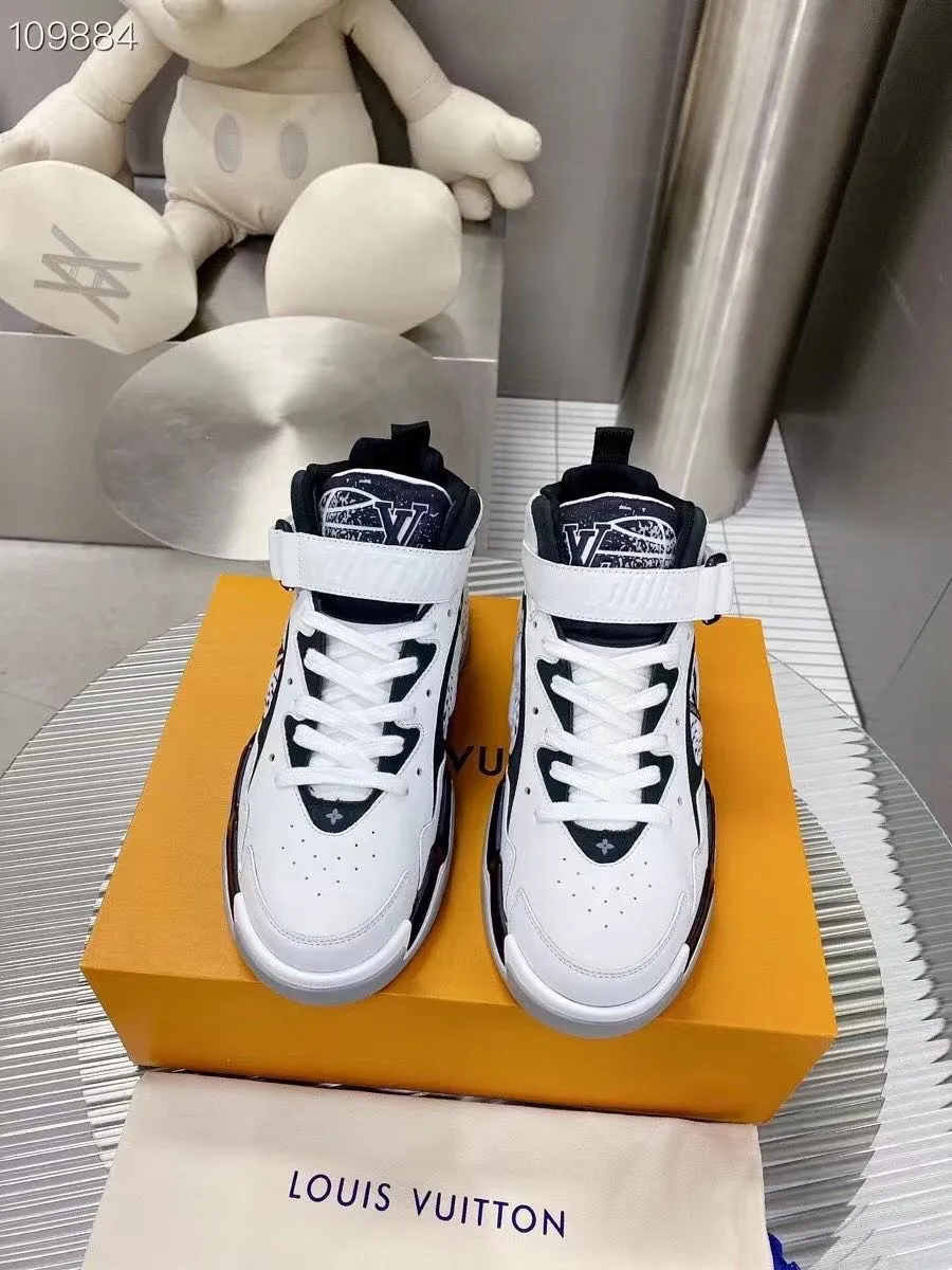 LOUIS VUITTON || Calfskin Mens LV Trainer 2 Sneaker White