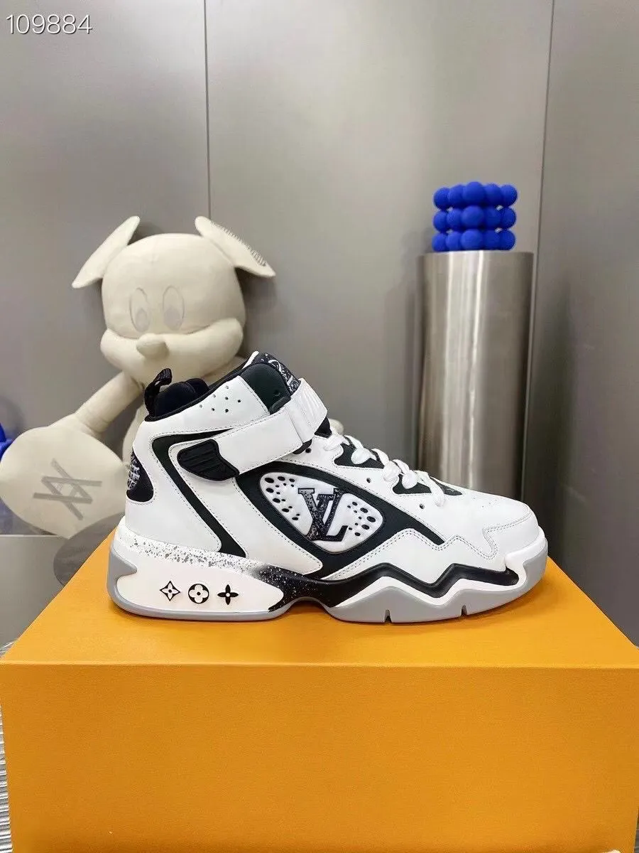 LOUIS VUITTON || Calfskin Mens LV Trainer 2 Sneaker White