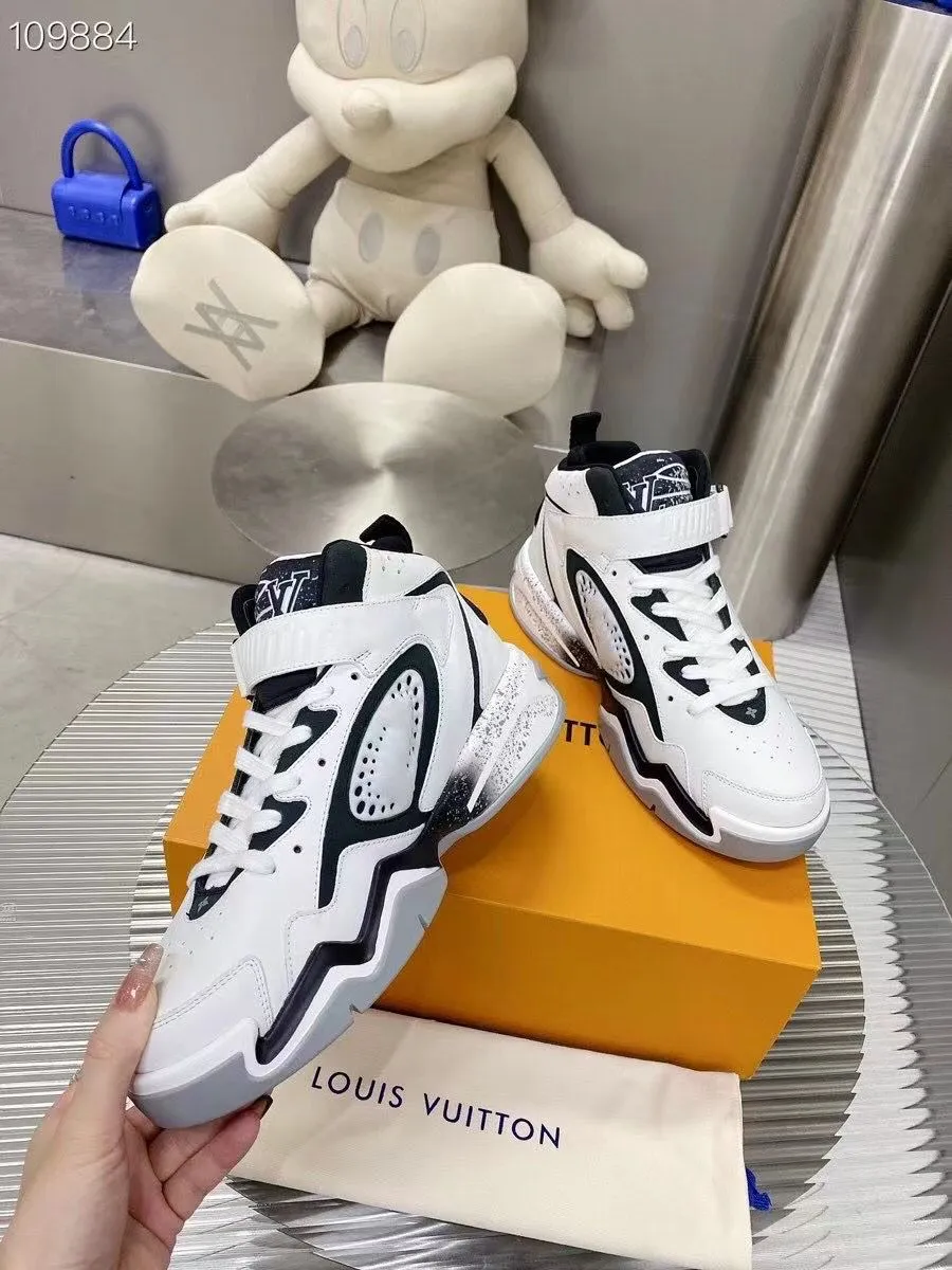LOUIS VUITTON || Calfskin Mens LV Trainer 2 Sneaker White