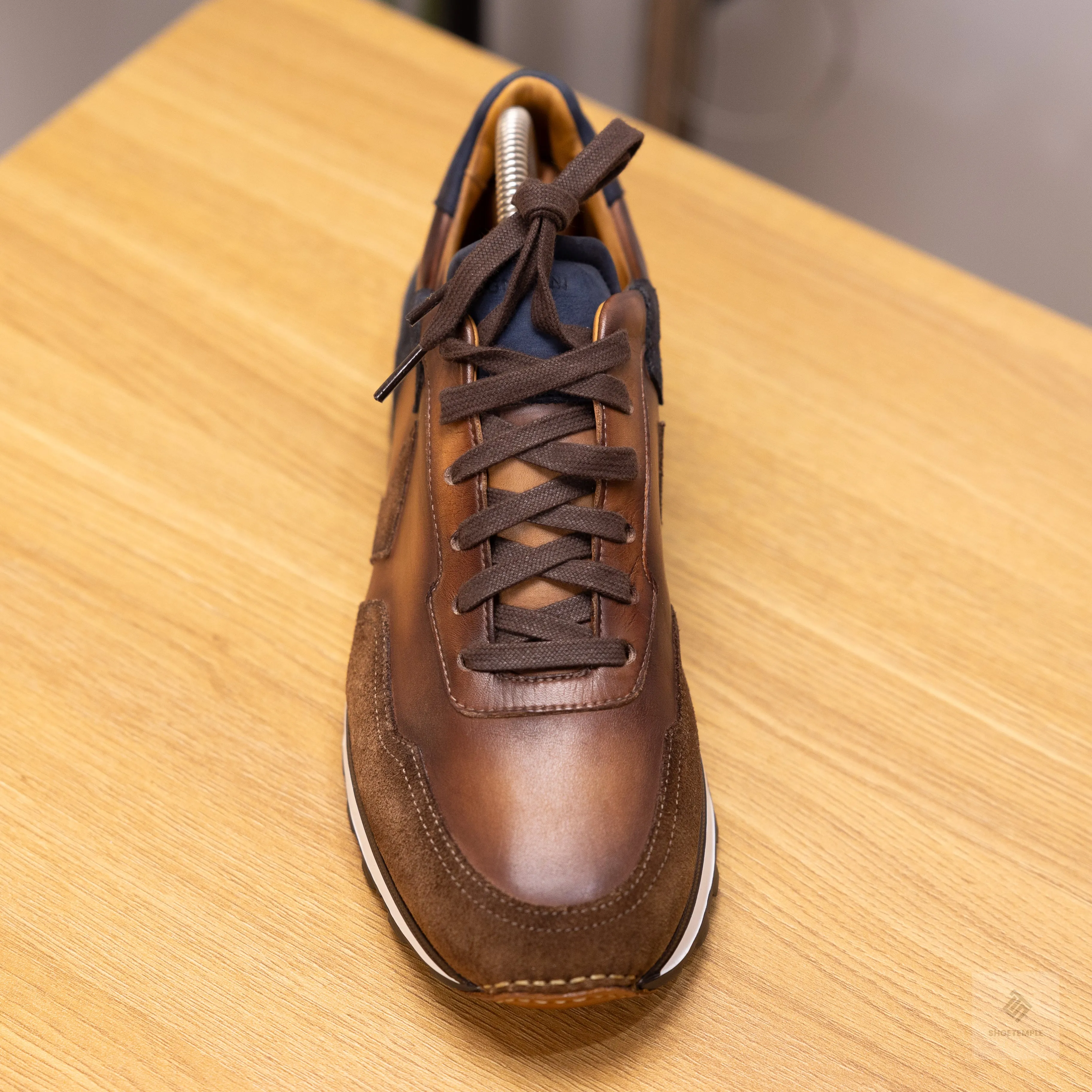 Magnanni Men's Aero Hand-Painted Runner Sneakers