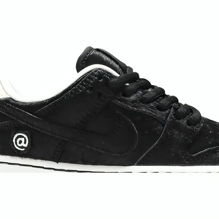 Medicom Toy x Dunk Low SB PS 'BE@RBRICK'