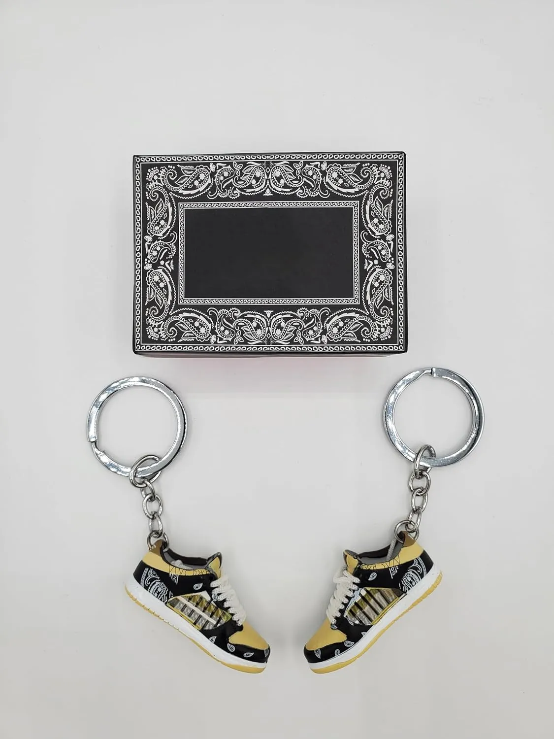 MINI 3D 2 PAIR sneaker keychain with mini shoe box included