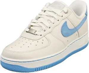 NIKE Men's Sneaker