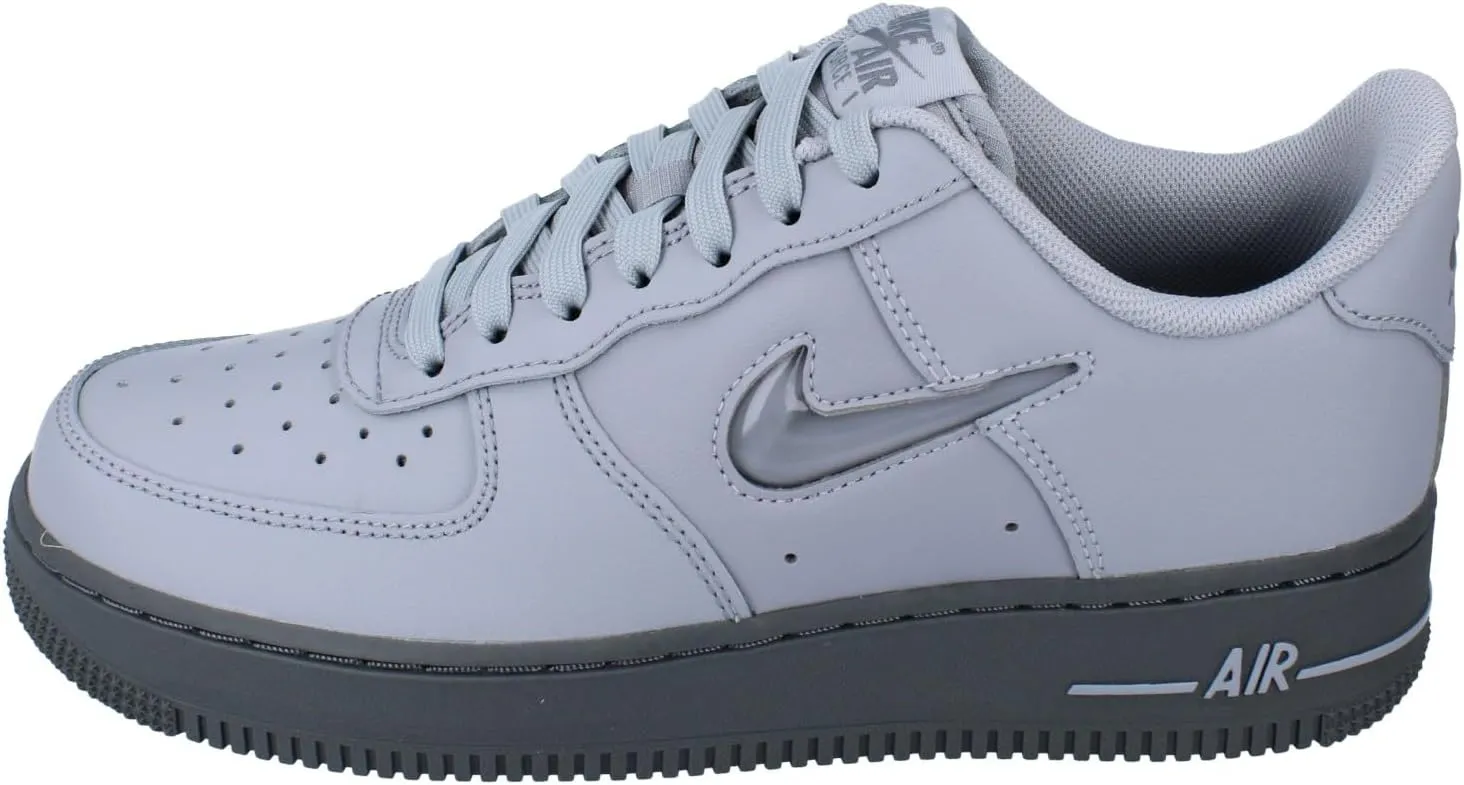 NIKE Men's Sneaker