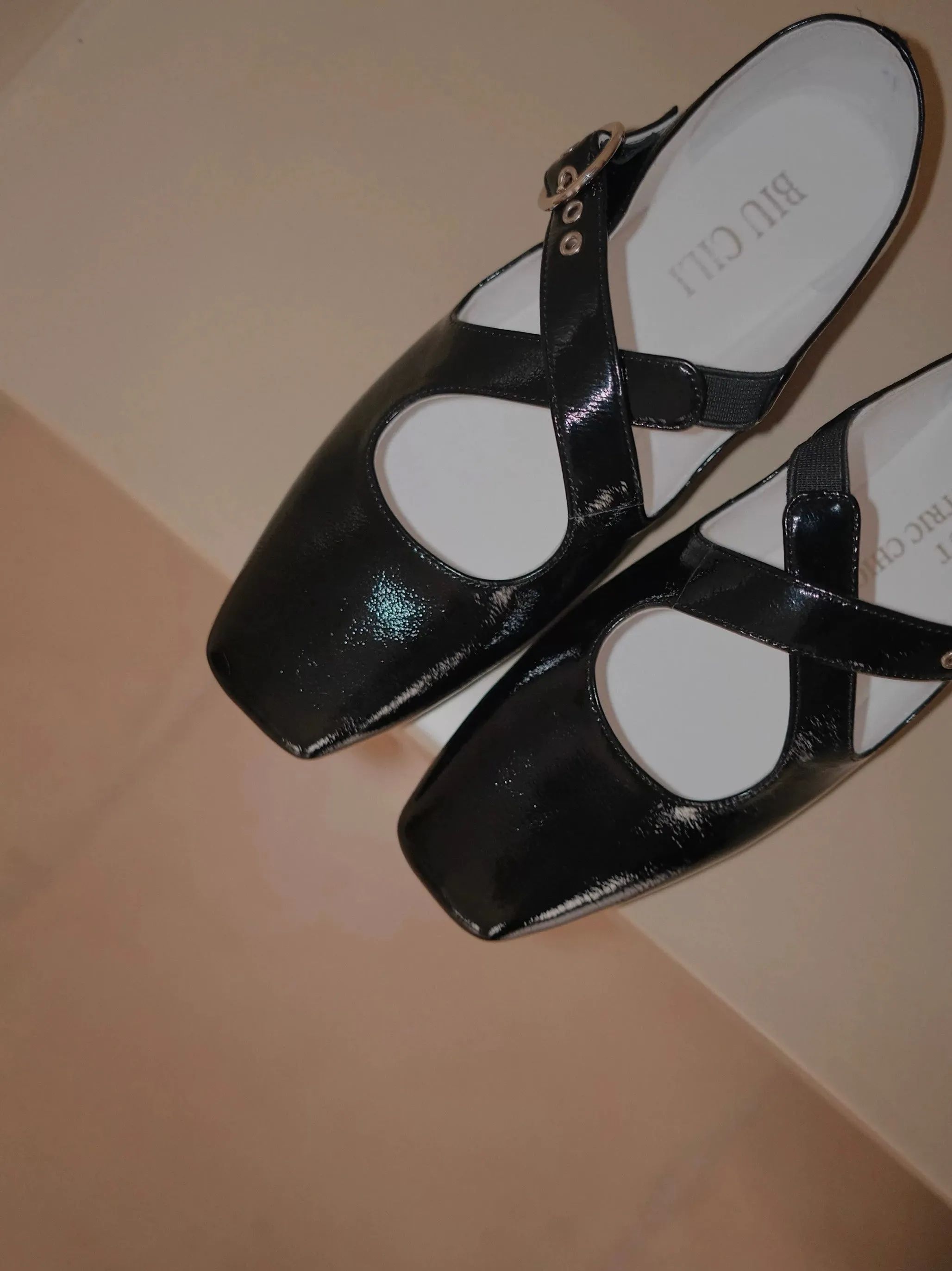 "Ease" Mary Janes Ballet Flats with Cross Straps