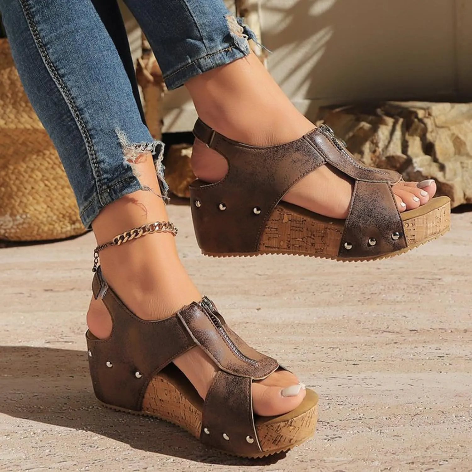 Strappy Flat Sandals for Women Slippers with Arch Support Comfortable Rubber Flip Flops Summer Dress House Slippers Comfortable Sandals for Women Beach Essentials
