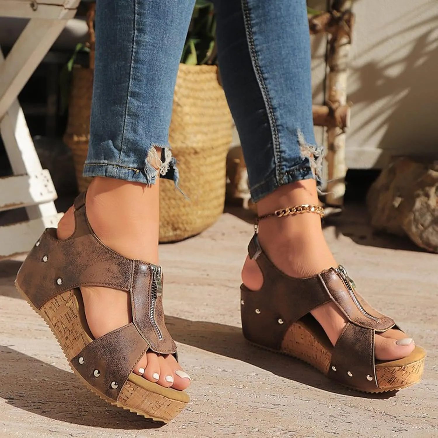 Strappy Flat Sandals for Women Slippers with Arch Support Comfortable Rubber Flip Flops Summer Dress House Slippers Comfortable Sandals for Women Beach Essentials