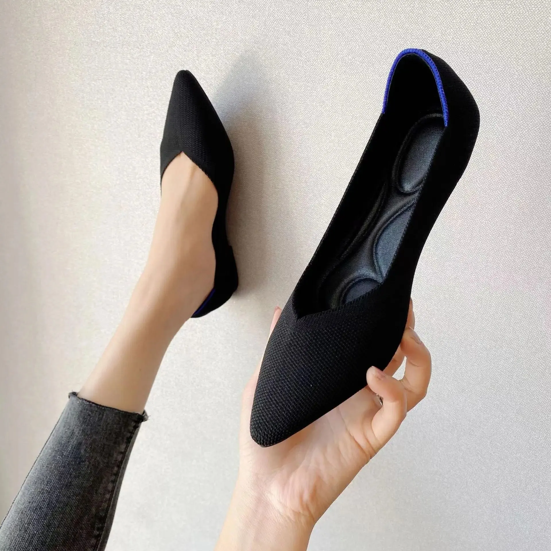 Stylish Women's Knit Flat Shoes for Spring