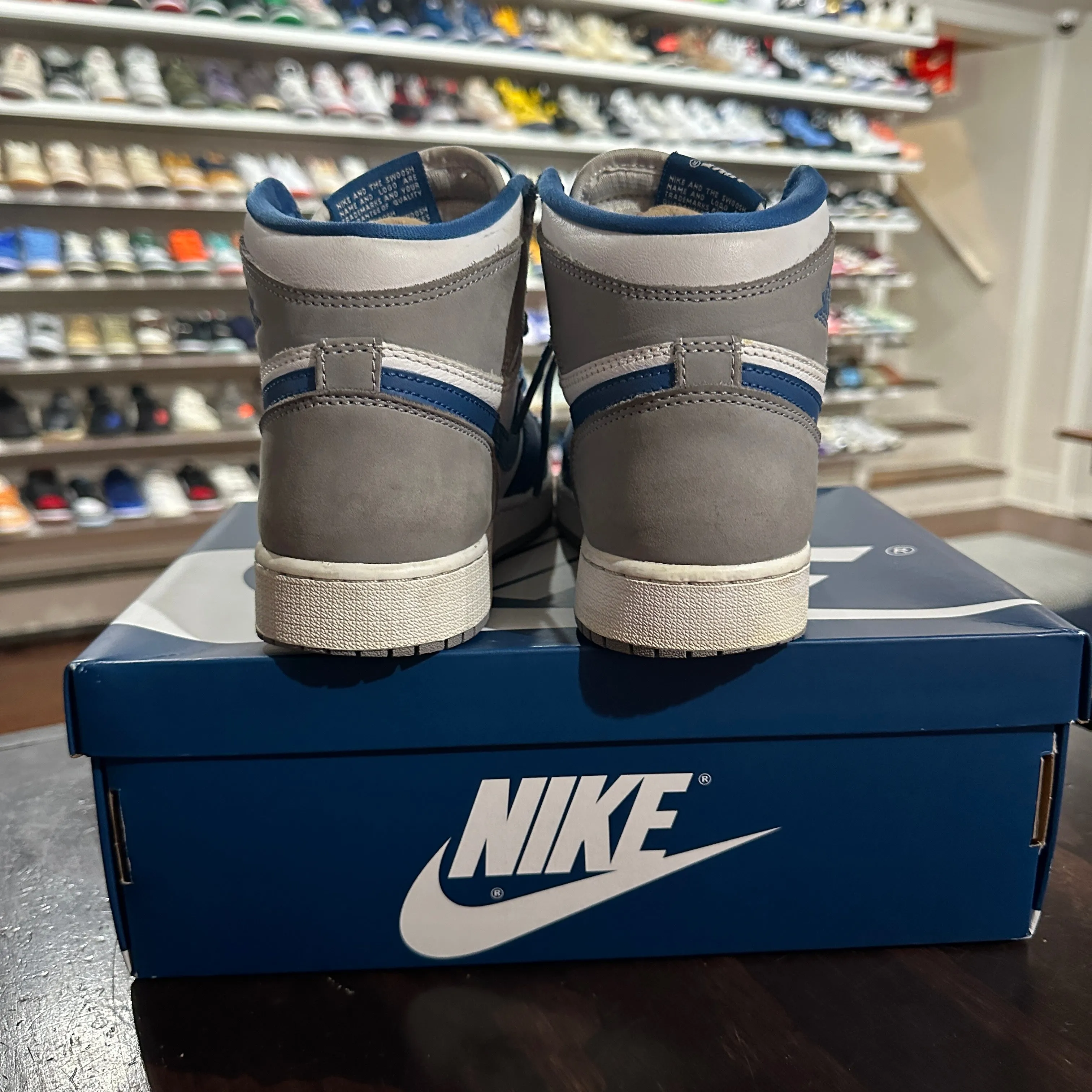 *USED* Jordan 1 True Blue size 5.5Y