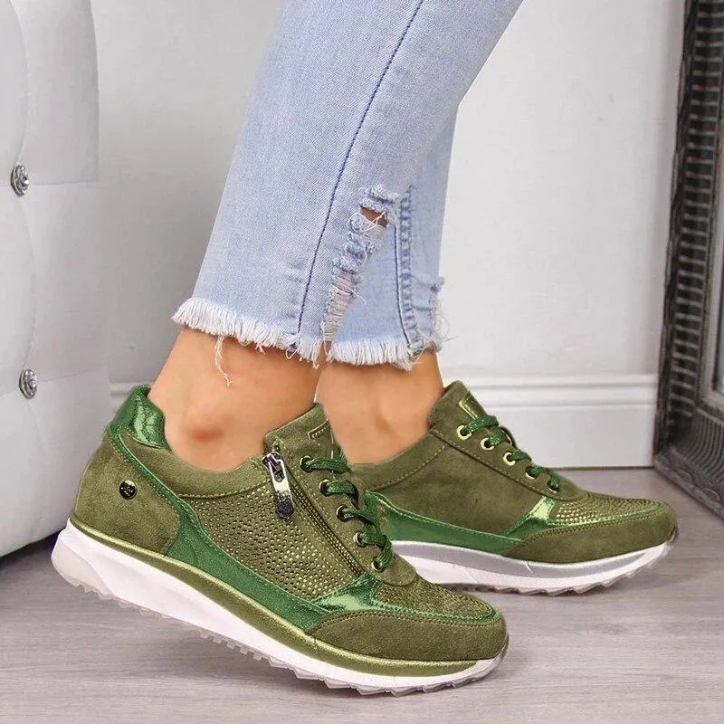 Wolffmode Sneakers: Stylish with a Shiny Accent