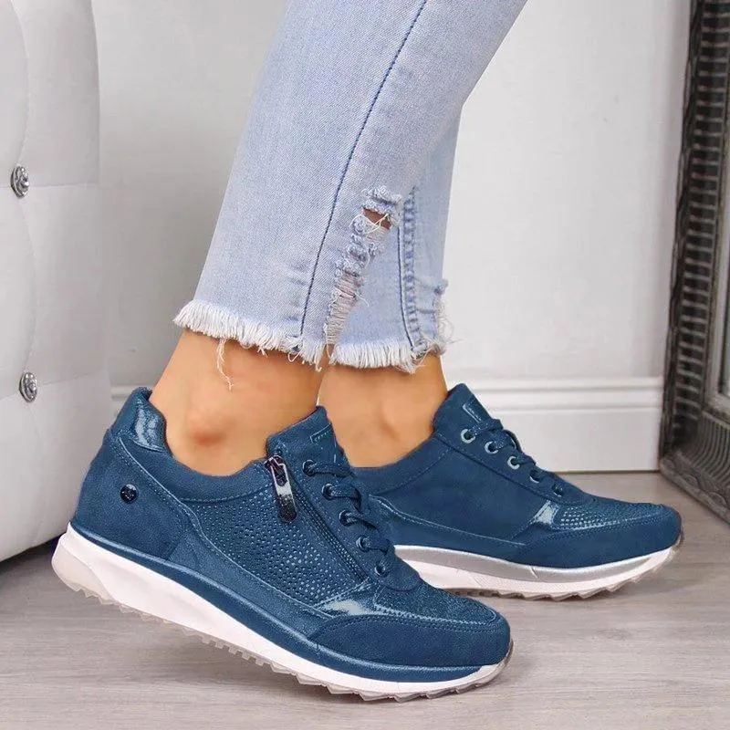 Wolffmode Sneakers: Stylish with a Shiny Accent